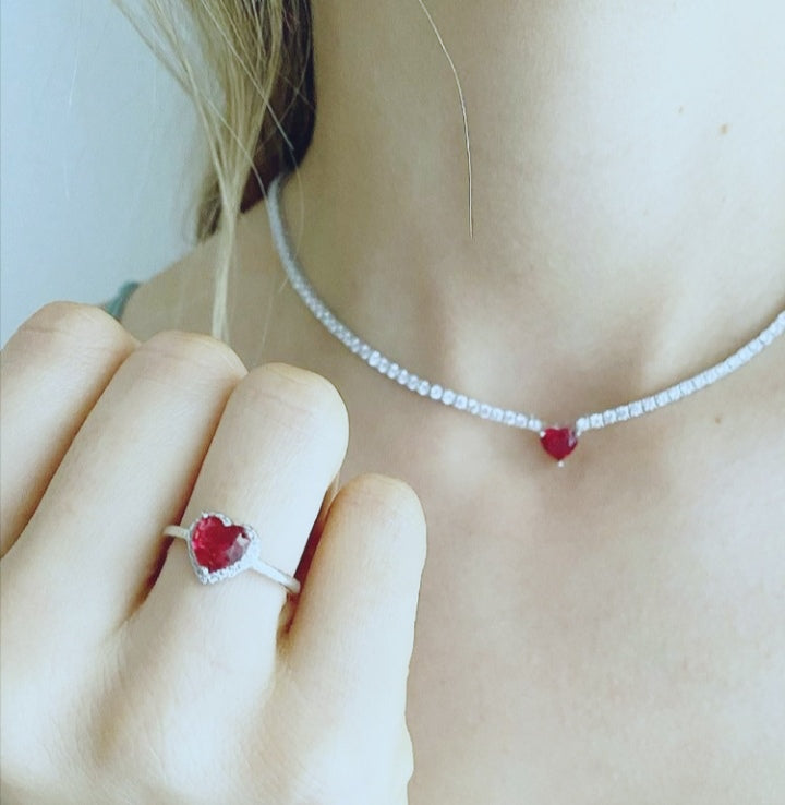 Collana tennis in argento con cuore in zircone rosso